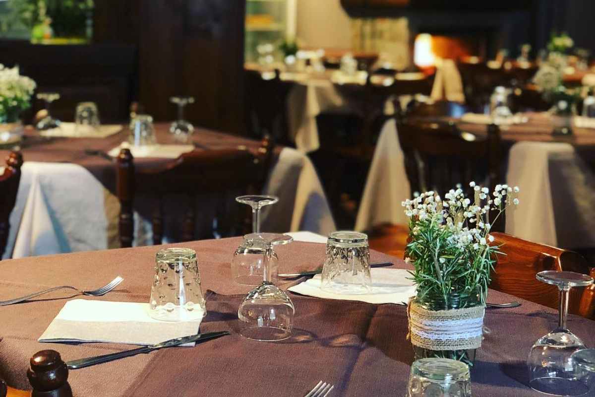 Foto tavolo apparecchiato dell'agriturismo La Betulla, Lago Maggiore