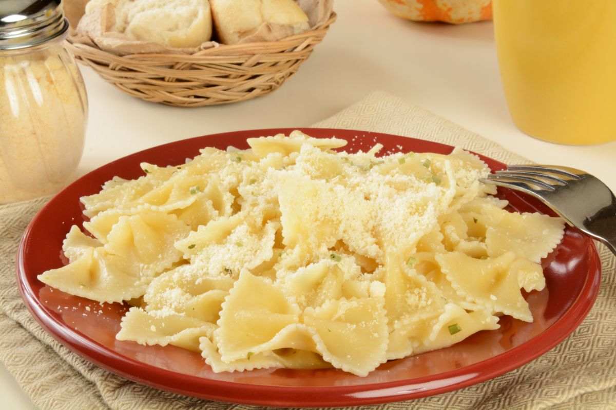 piatto di pasta al burro