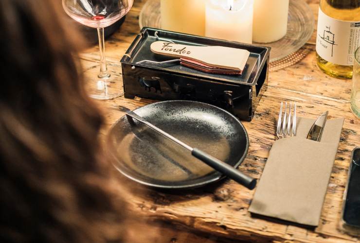 Tavola apparecchiata a Fondoo Torino